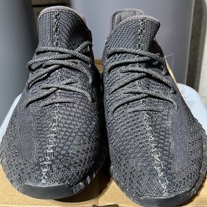 Yeezy Boost 350 V2 Black non reflective - 11.5